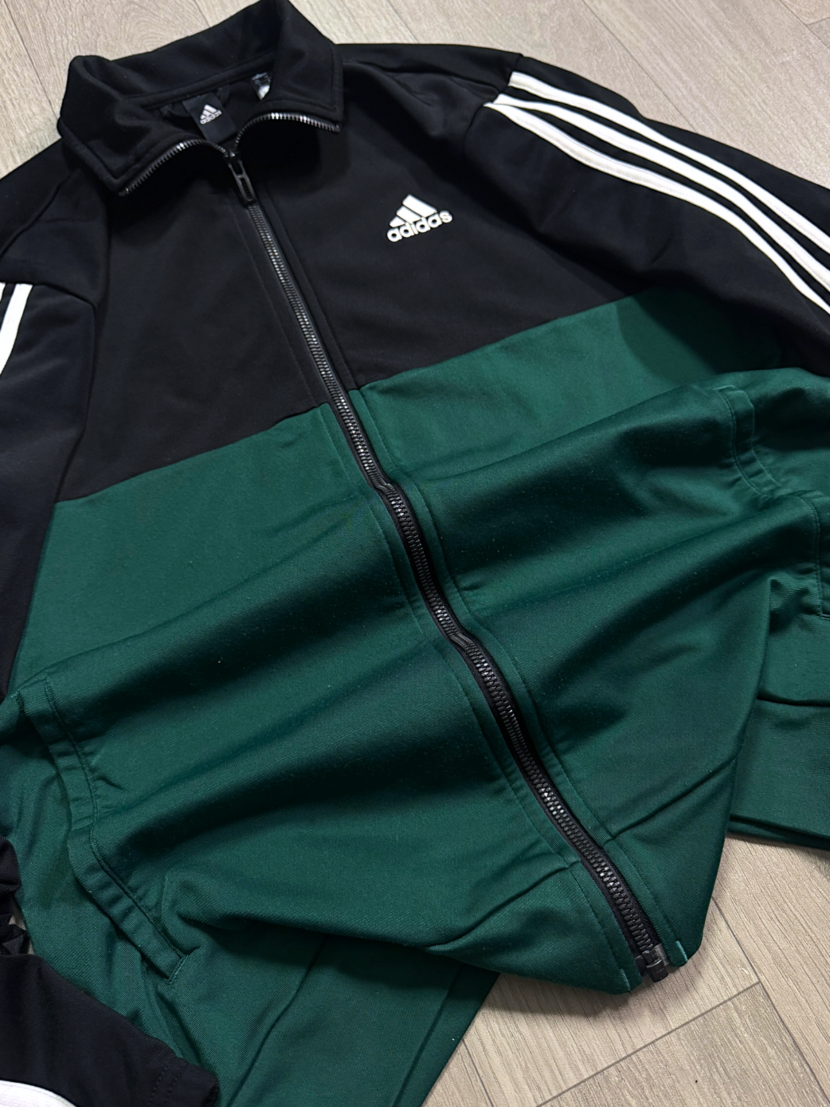 ADIDAS CLASSIC TRACK JACKET (S/M)