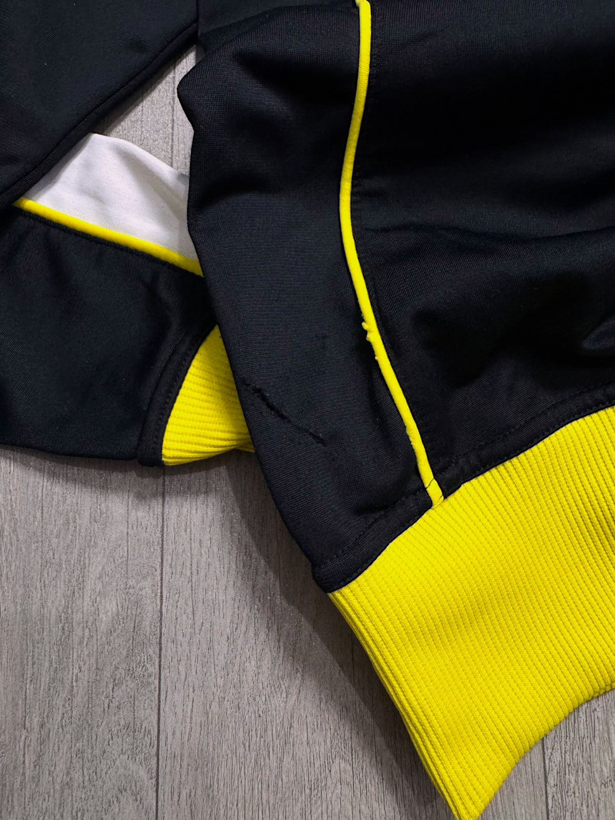 NIKE YELLOW BLACK TRACK JACKET (S)