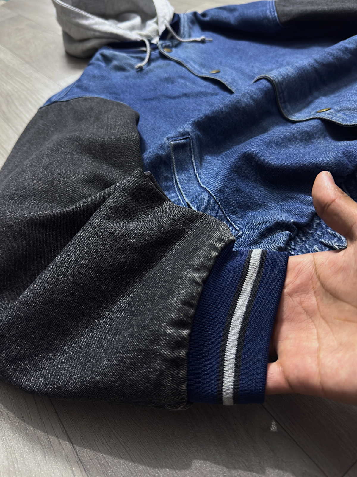 DENIM HOODED VINTAGE JACKET (M/L)