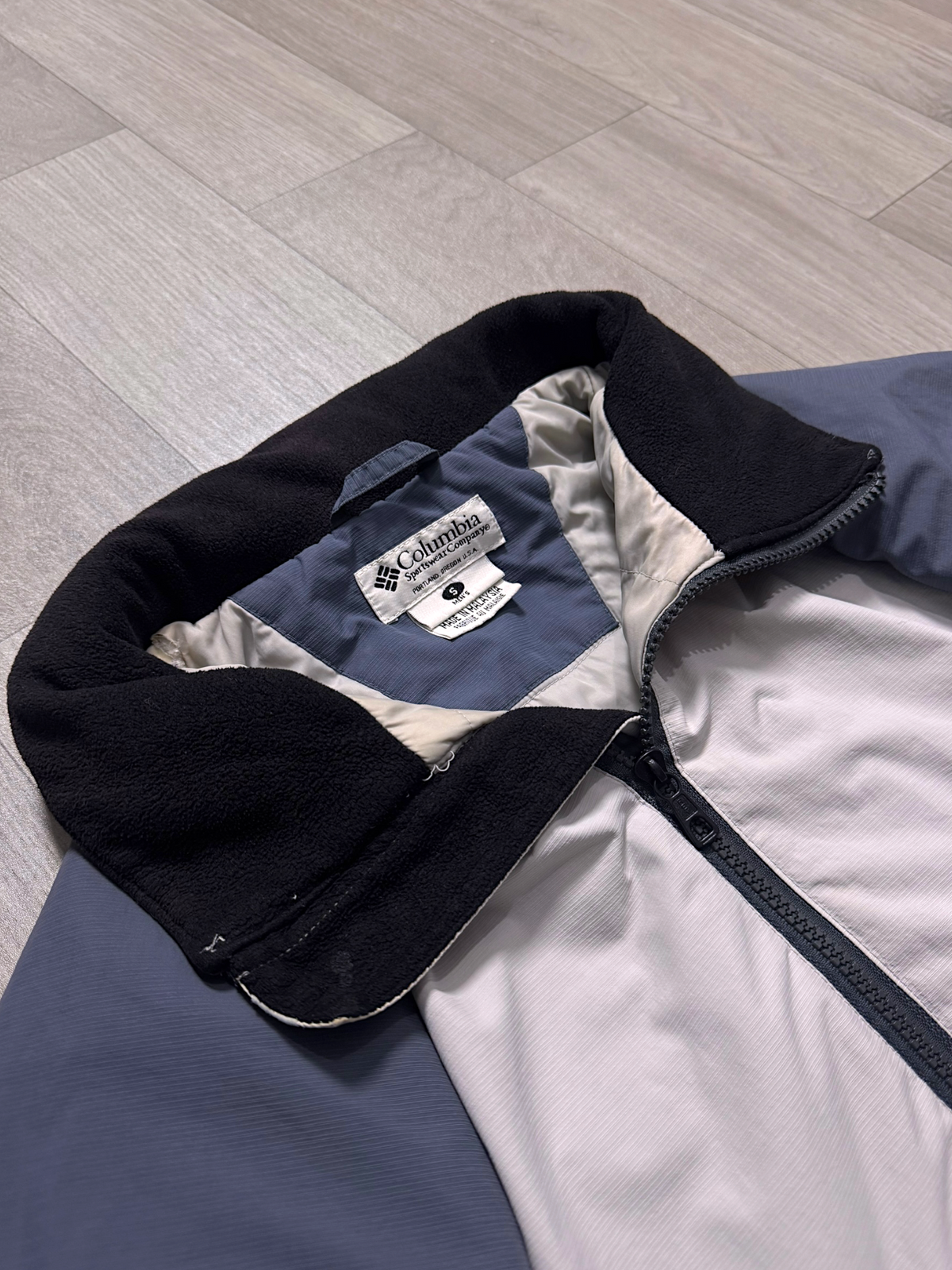COLUMBIA MOUNTAIN OUTDOOR JACKET (M/L)