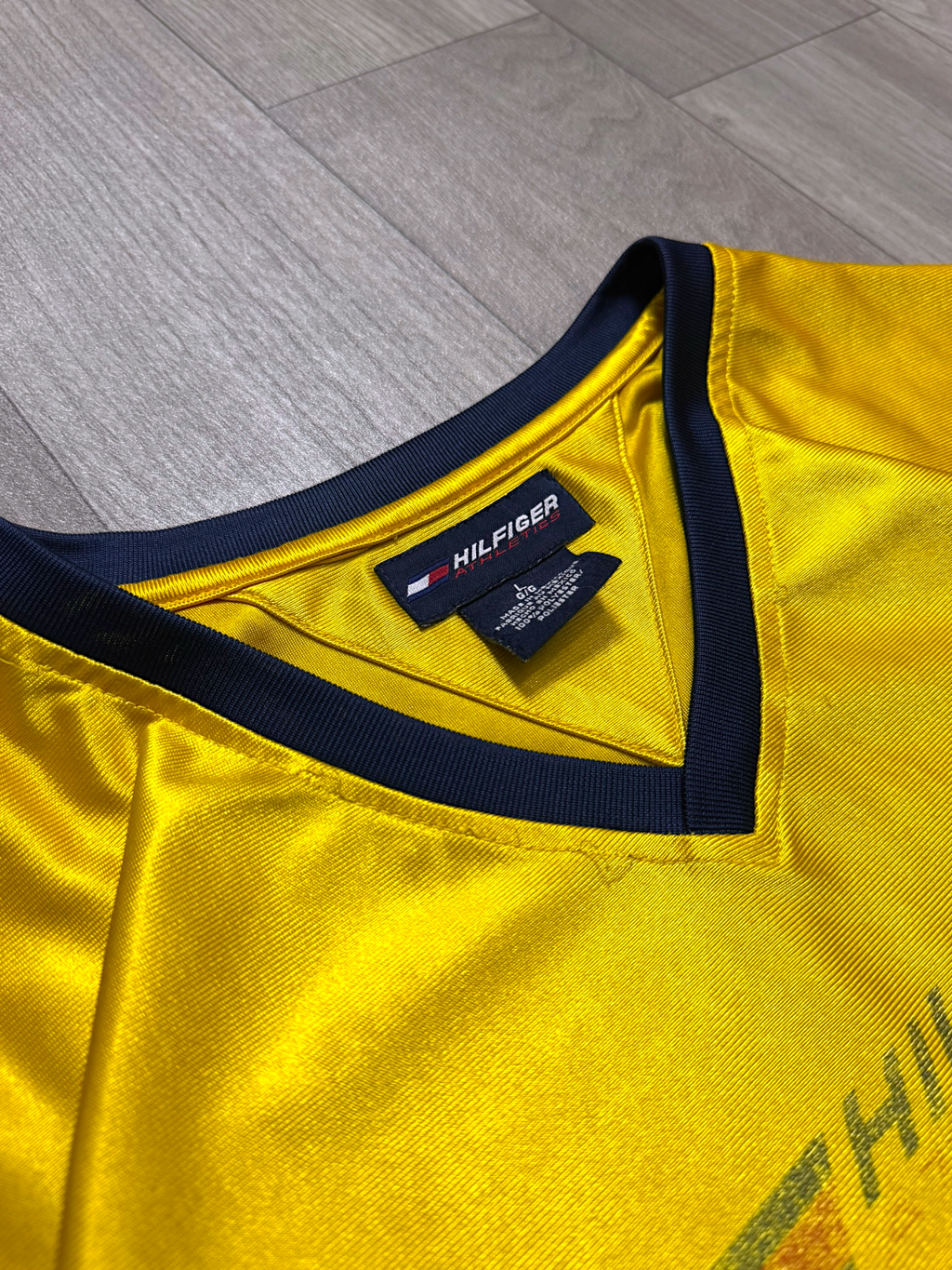 TOMMY HILFIGER ATHLETICS RETRO TEE (L)