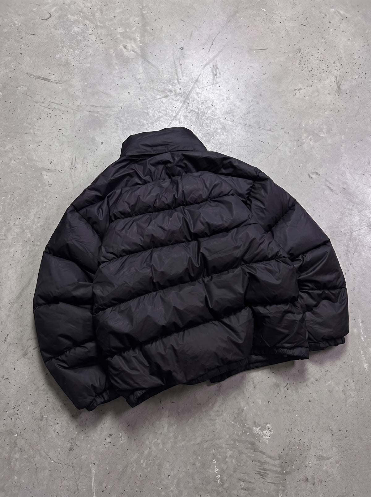 GAP BLACK PUFFER JACKET (L)
