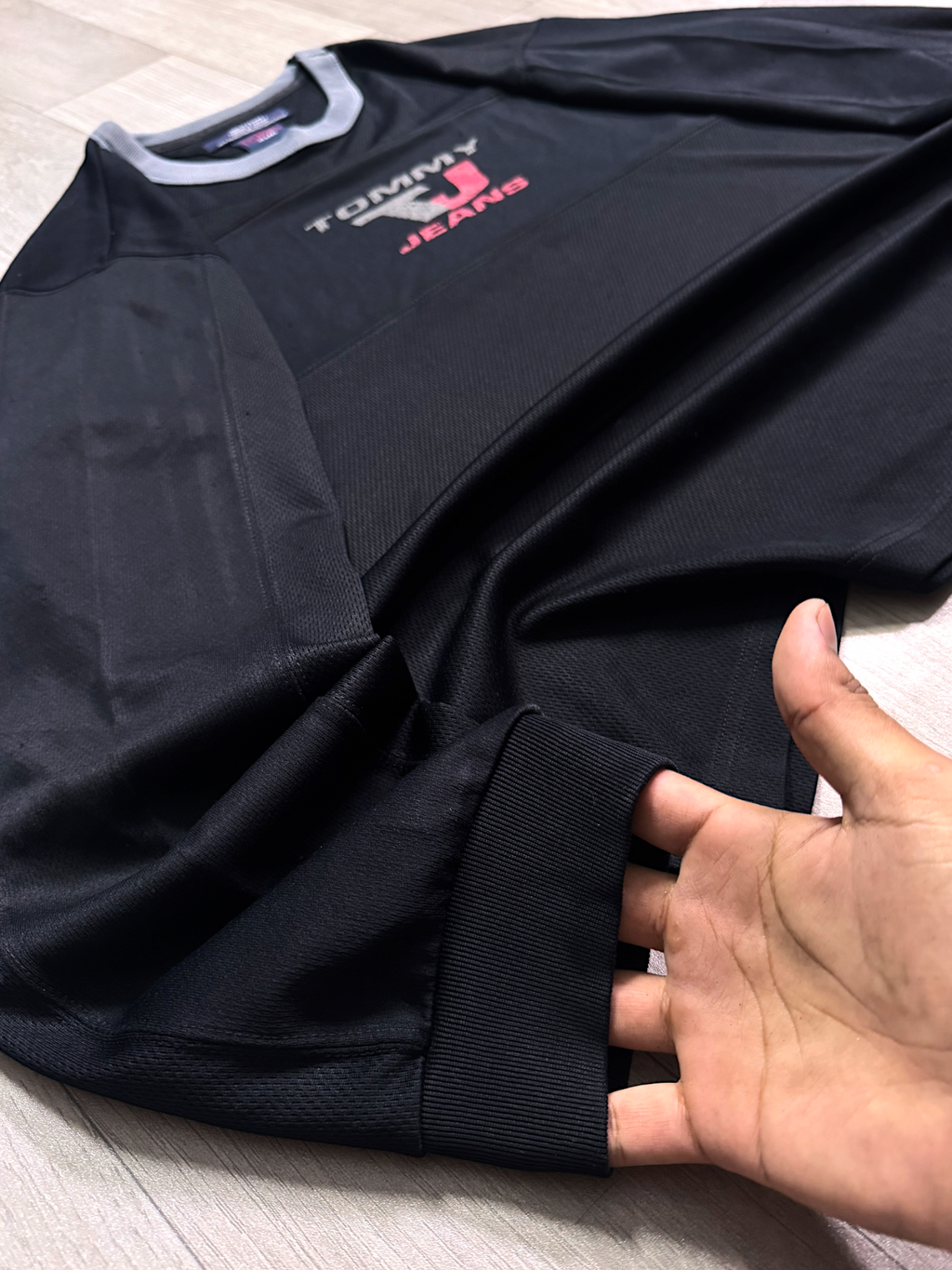 TOMMY HILFIGER DARK LONGSLEEVE (L)