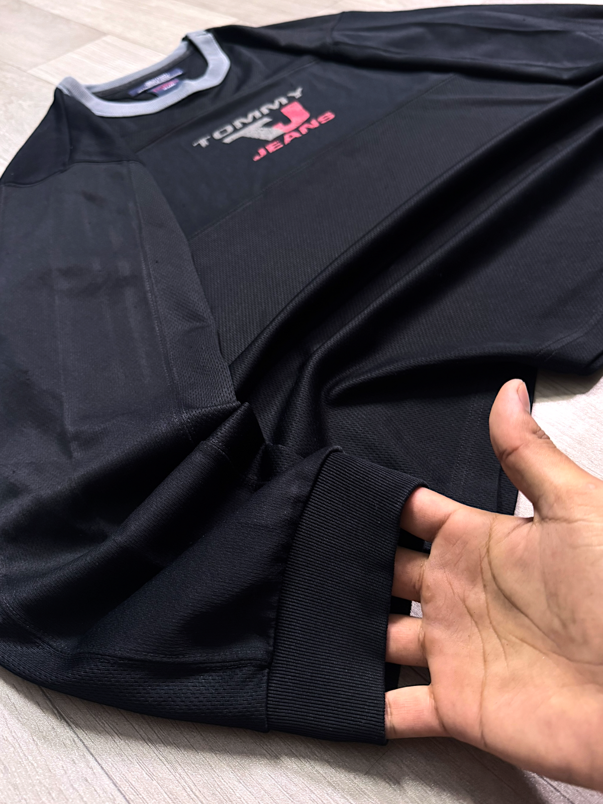 TOMMY HILFIGER DARK LONGSLEEVE (L)
