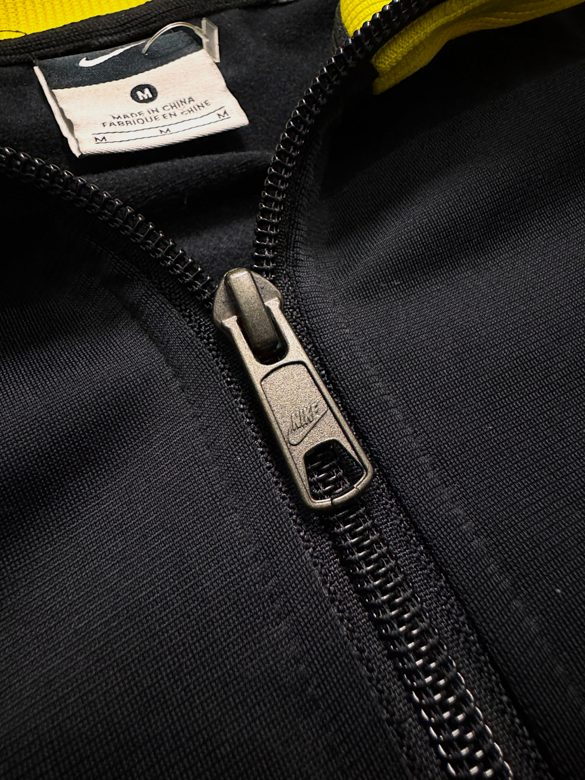 NIKE YELLOW BLACK TRACK JACKET (S)