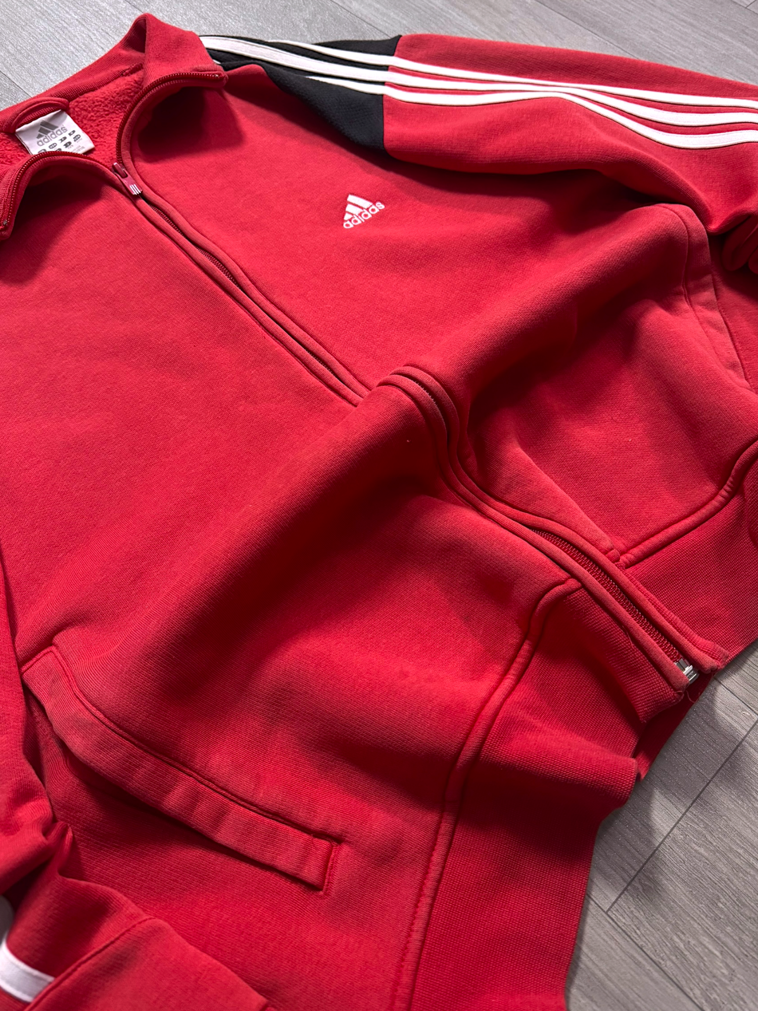 ADIDAS CLASSIC RED TRACK JACKET(L)