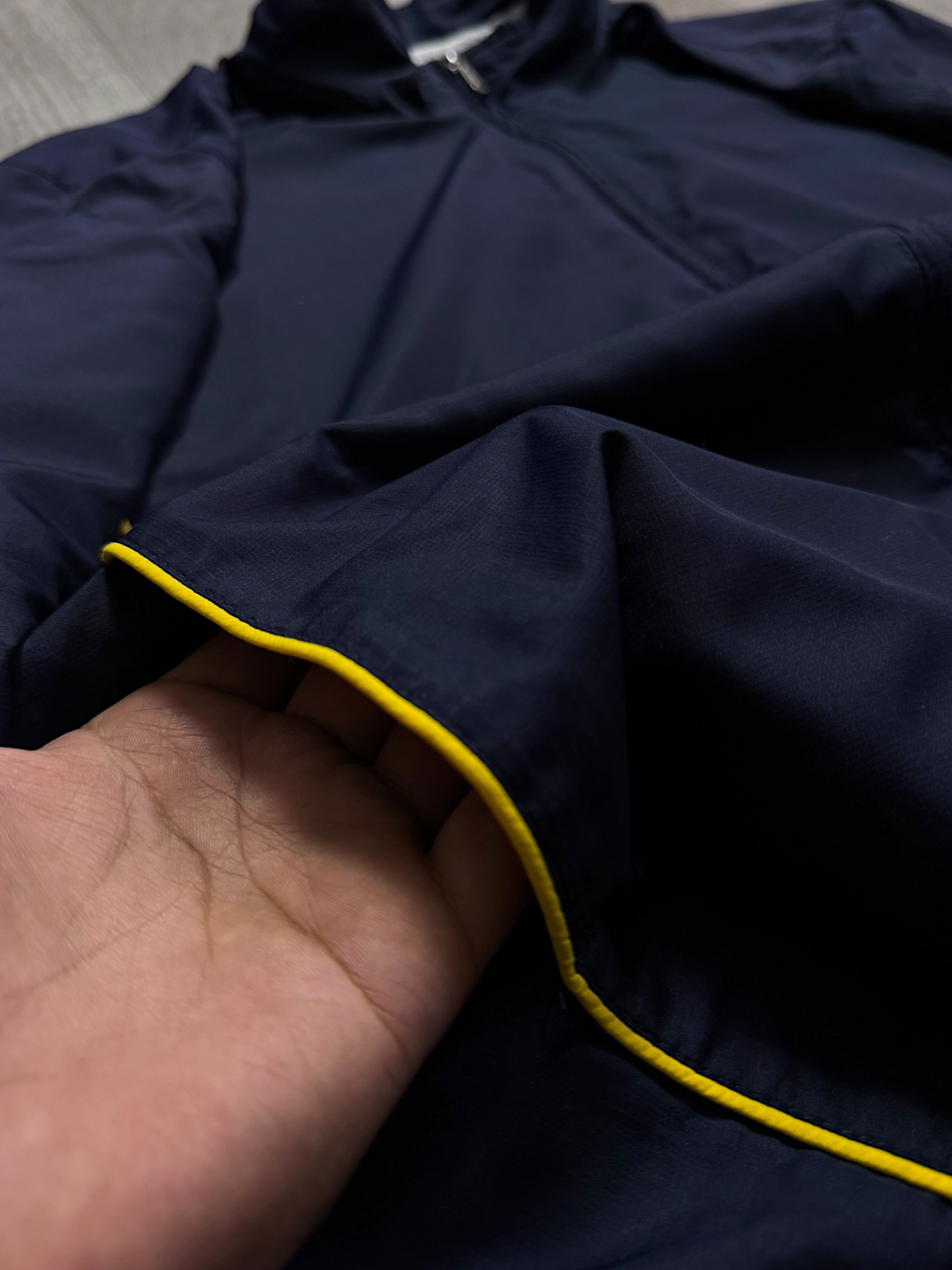 TOMMY HILFIGER LUXURY TRACK JACKET (M/L)
