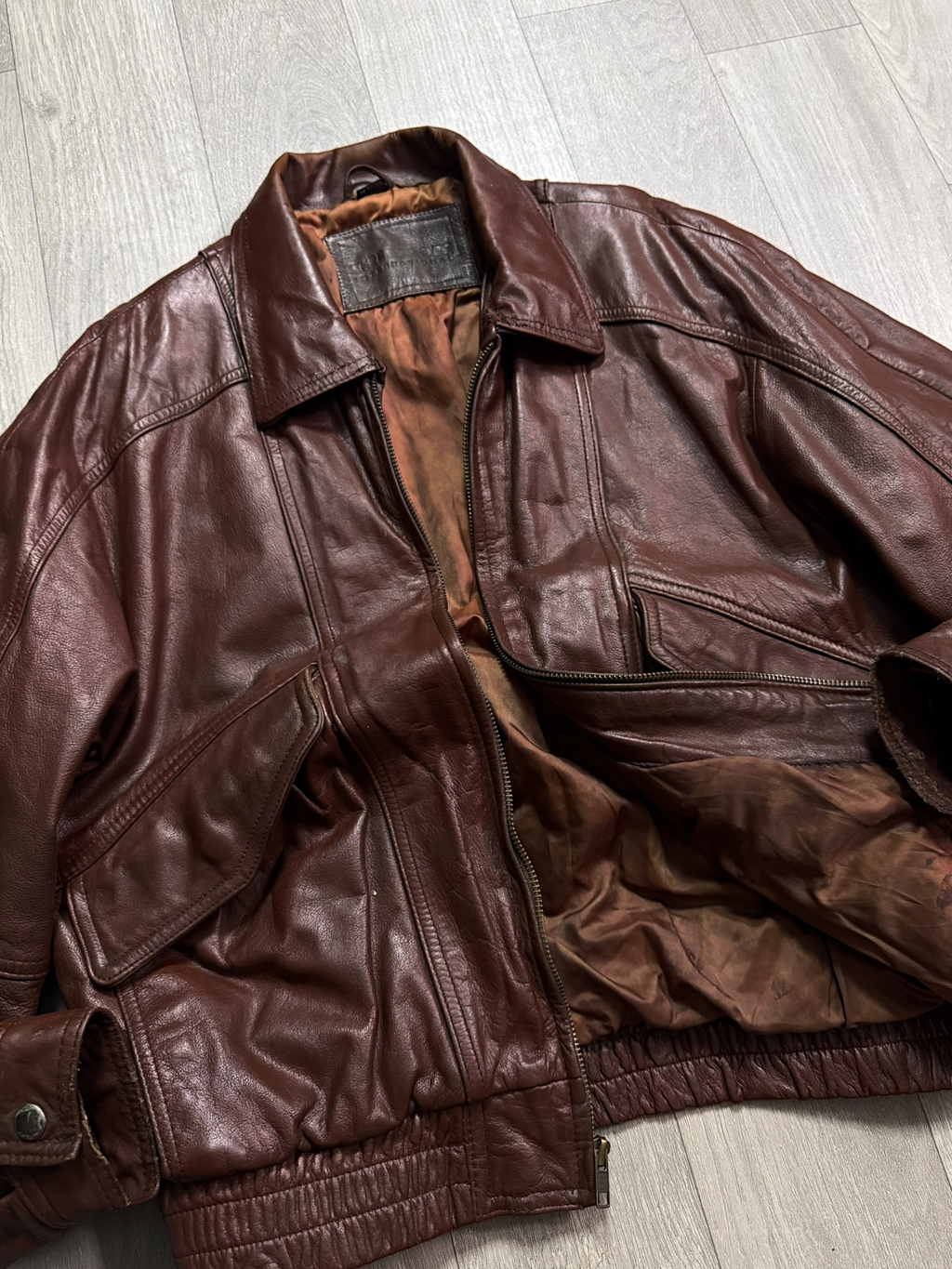 VIATOR LUXURY LEATHER JACKET (M)