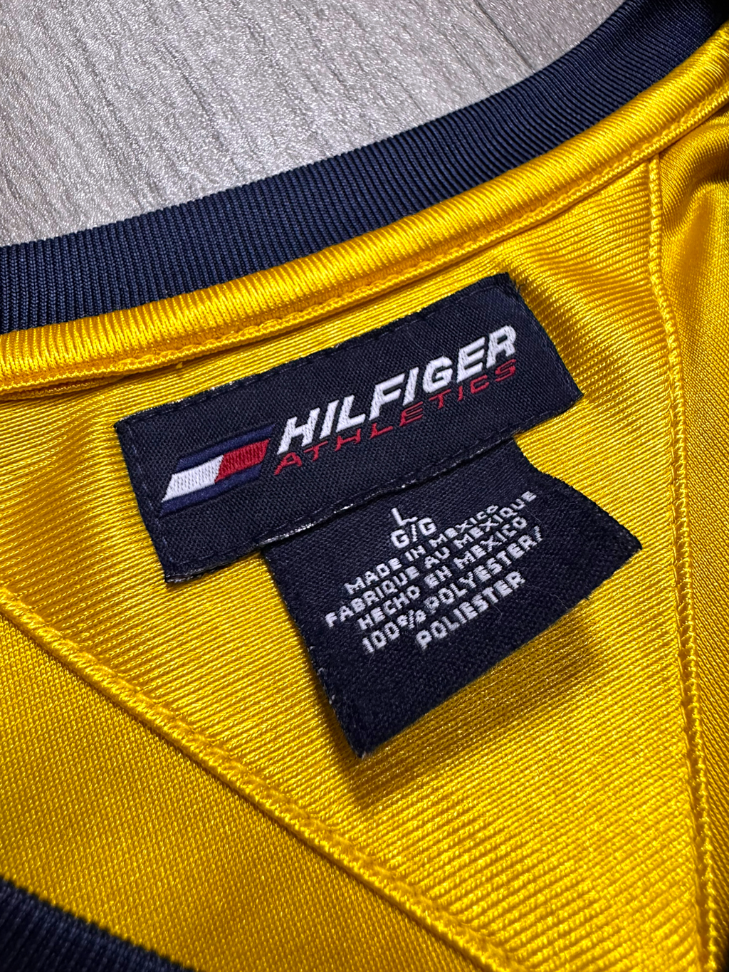 TOMMY HILFIGER ATHLETICS RETRO TEE (L)