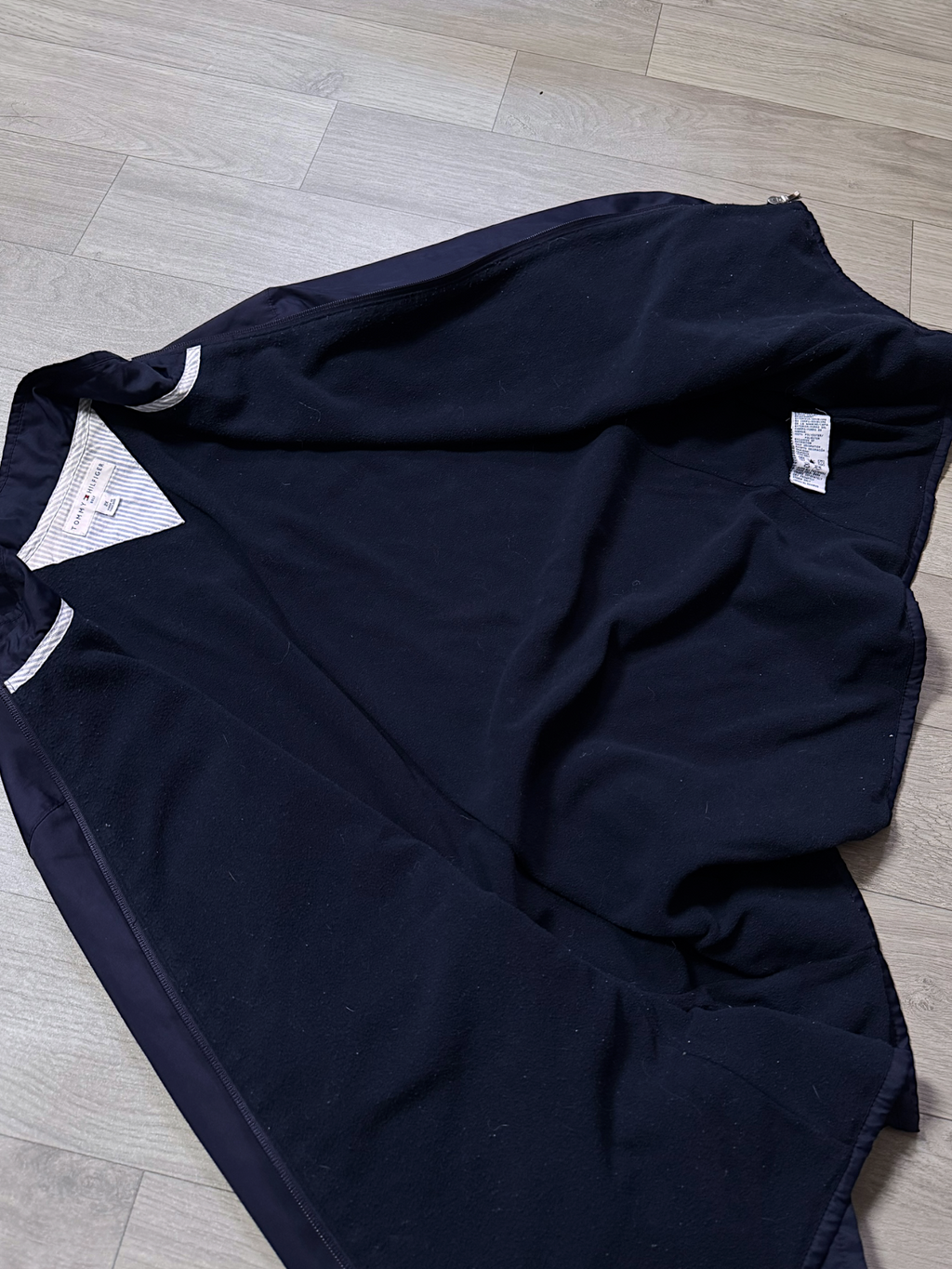 TOMMY HILFIGER LUXURY TRACK JACKET (M/L)