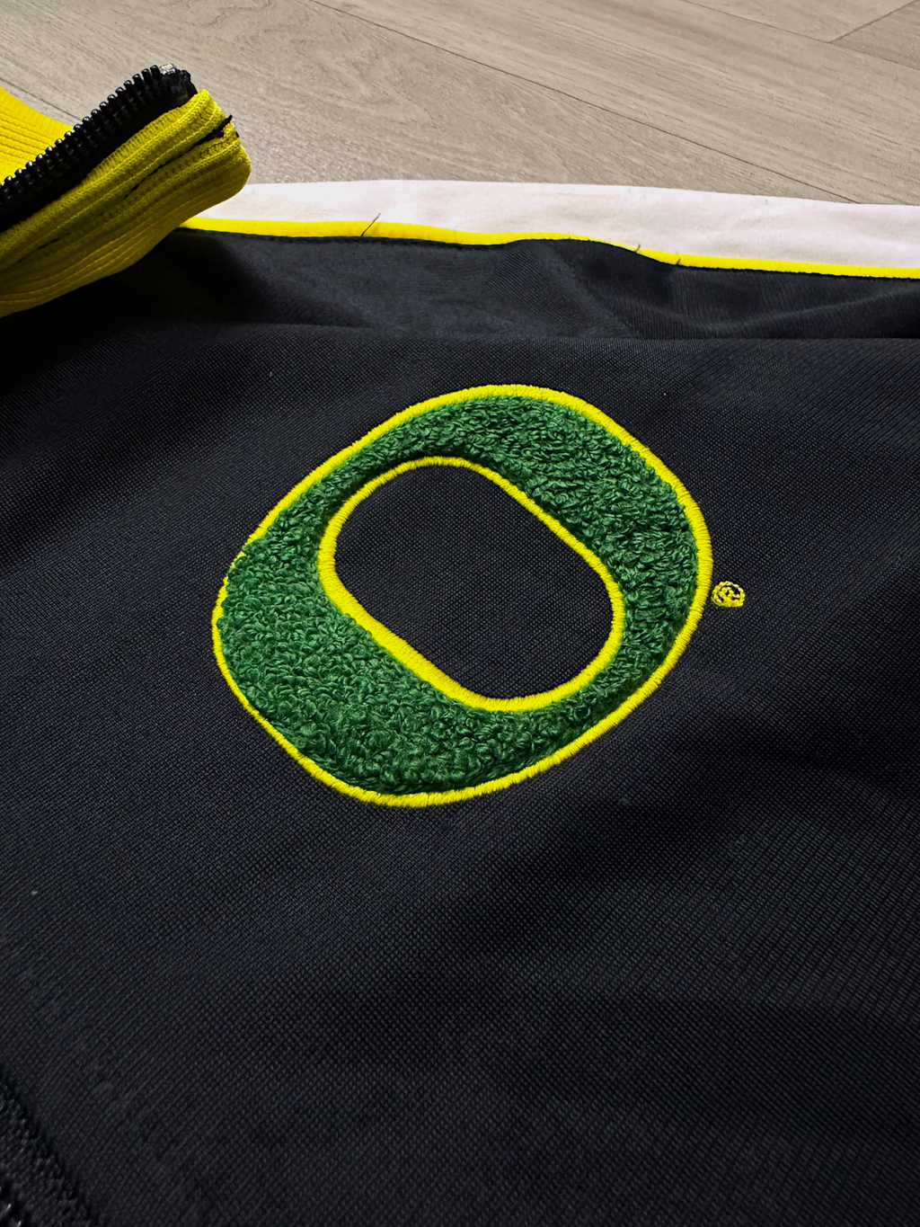 NIKE YELLOW BLACK TRACK JACKET (S)