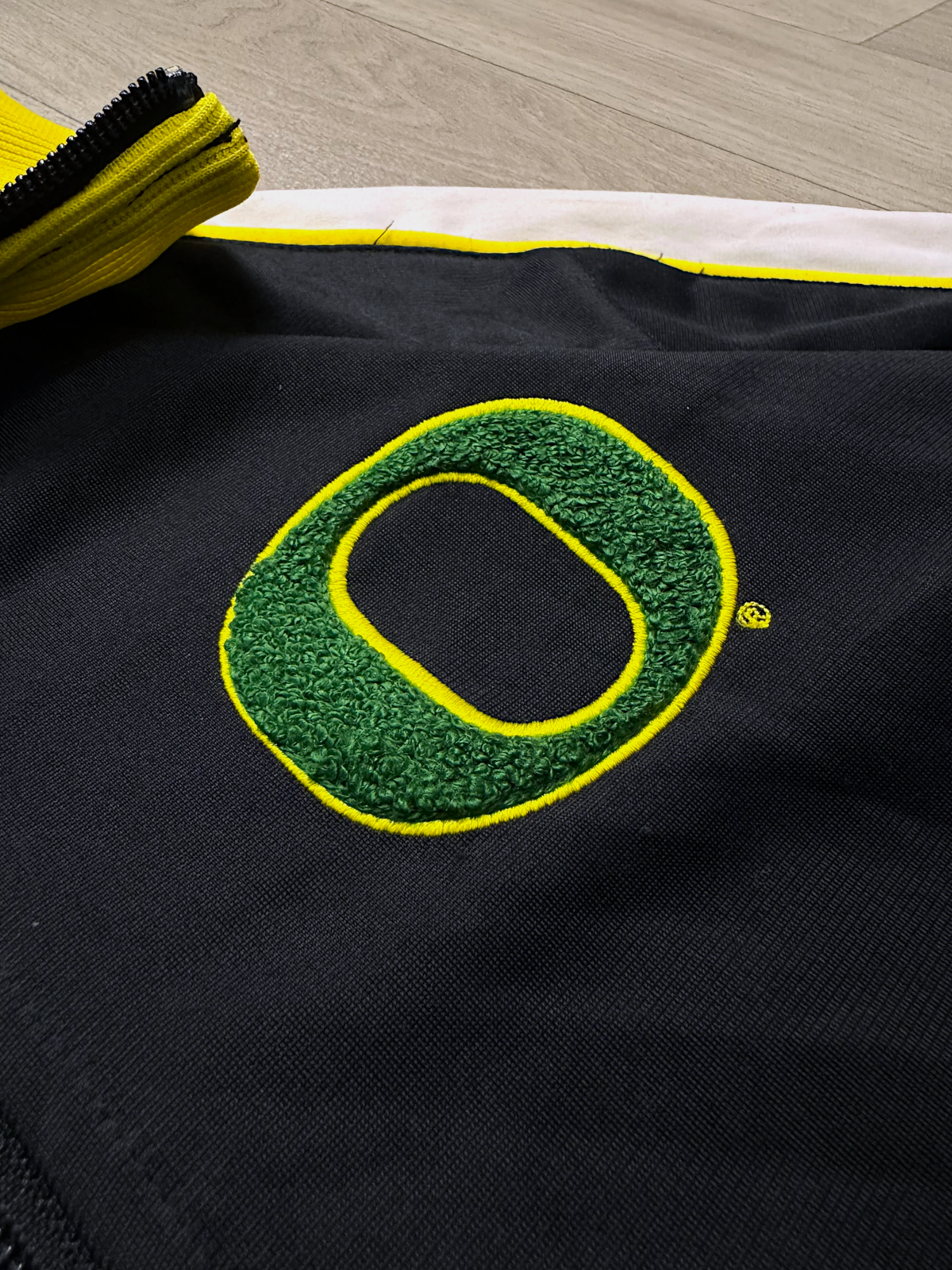 NIKE YELLOW BLACK TRACK JACKET (S)