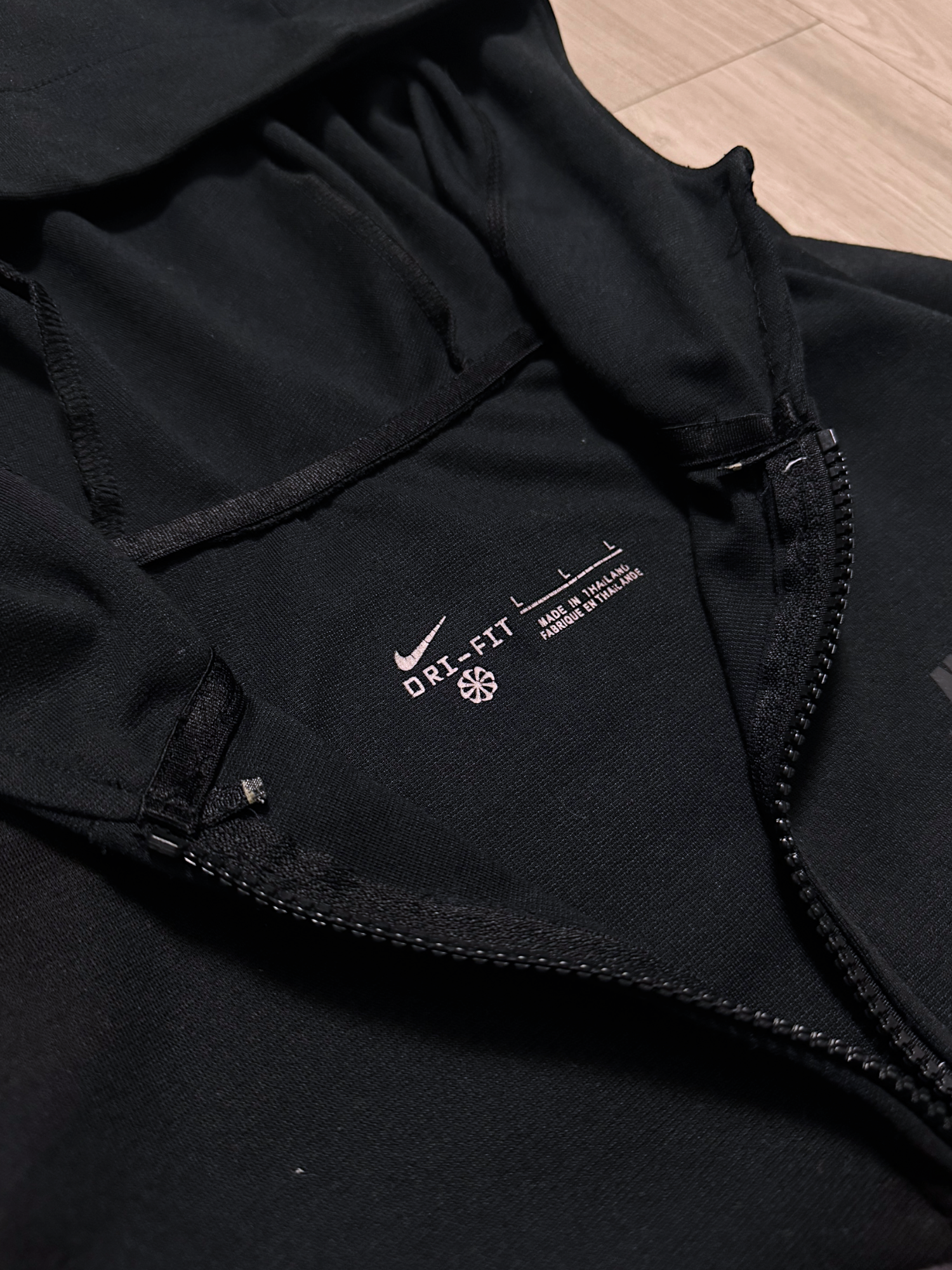 NIKE BLACK FULL ZIP REFLECTIVA (M)