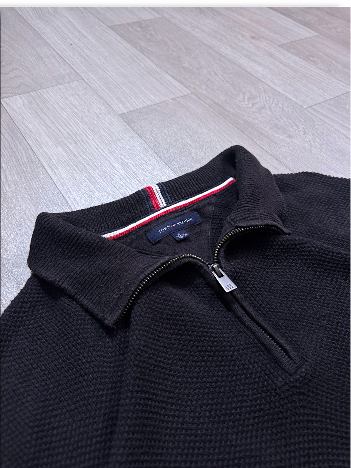 TOMMY HILFIGER LUXURY QUARTER ZIP(L/XL)
