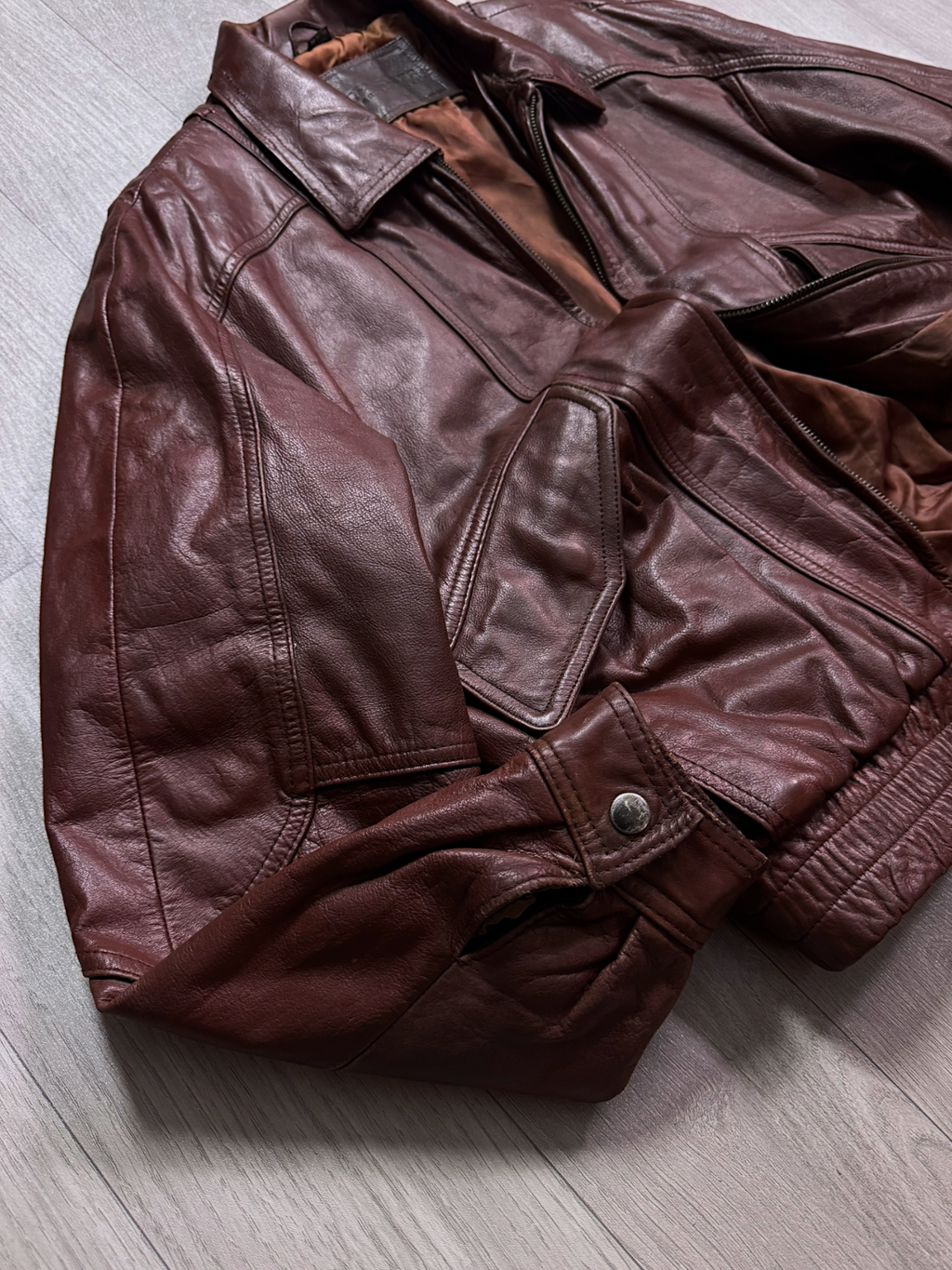 VIATOR LUXURY LEATHER JACKET (M)