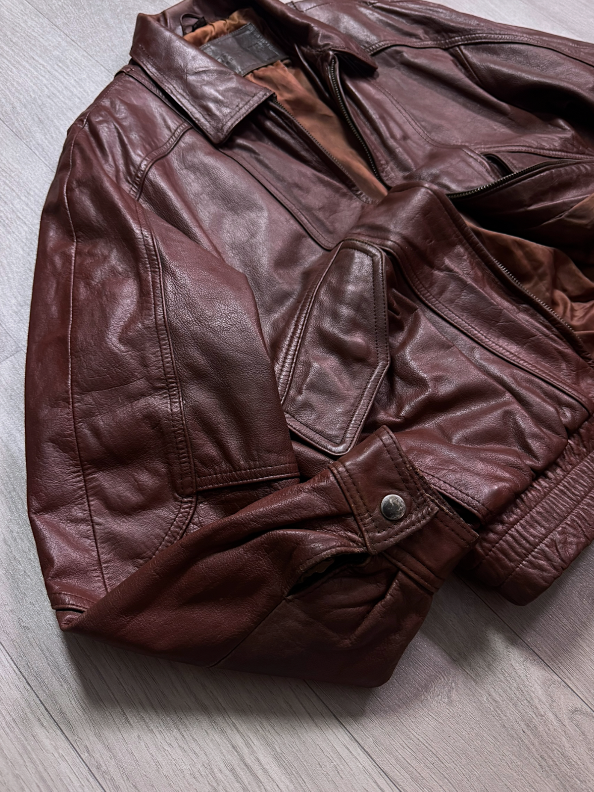 VIATOR LUXURY LEATHER JACKET (M)