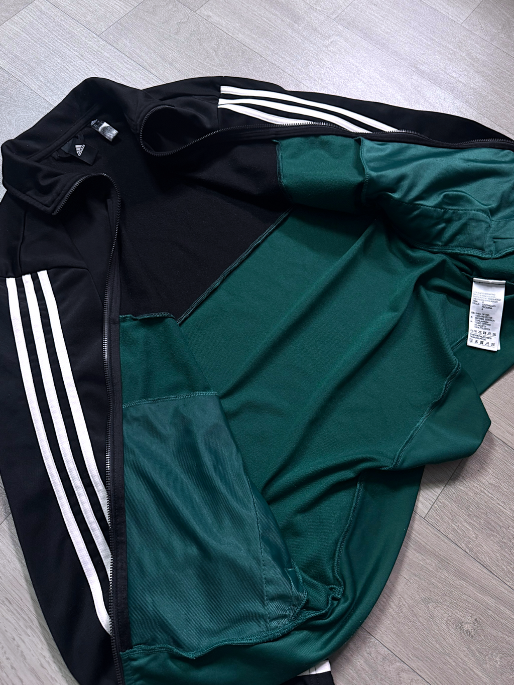 ADIDAS CLASSIC TRACK JACKET (S/M)