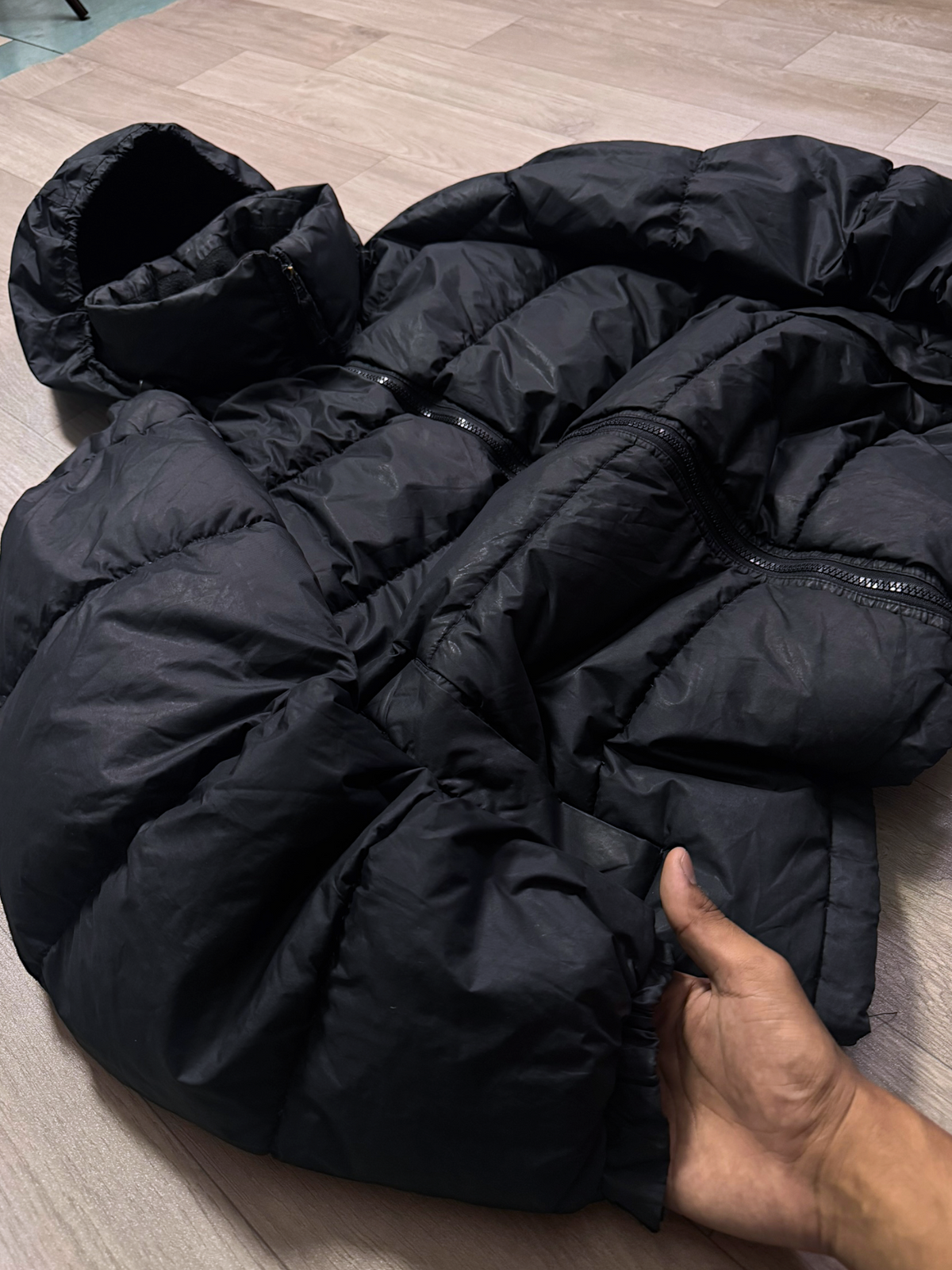 GAP BLACK PUFFER JACKET (L)