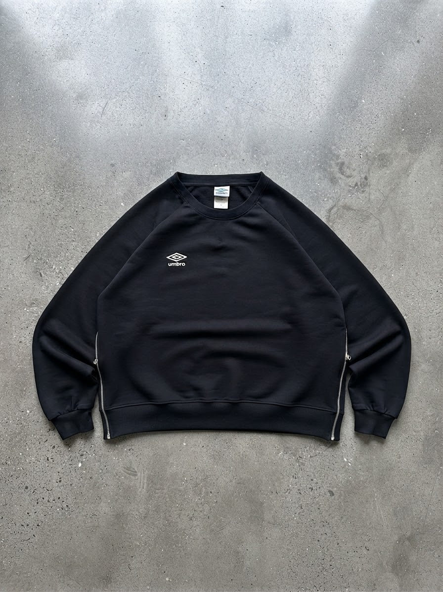 UMBRO BLACK CREWNECK (M)