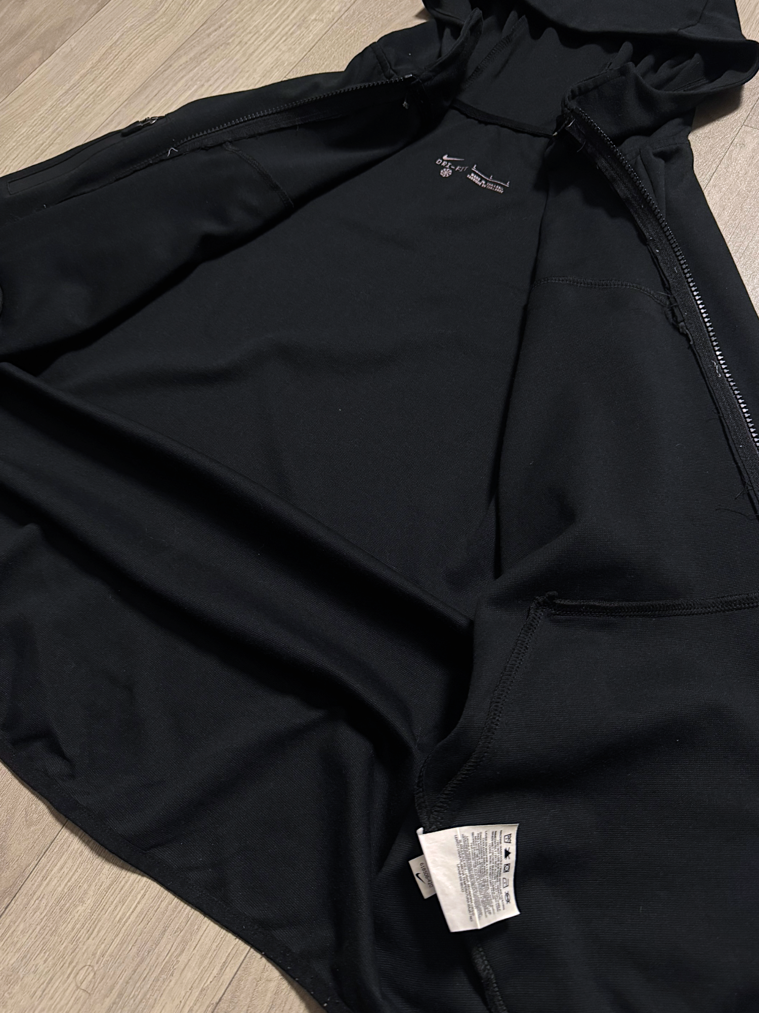 NIKE BLACK FULL ZIP REFLECTIVA (M)