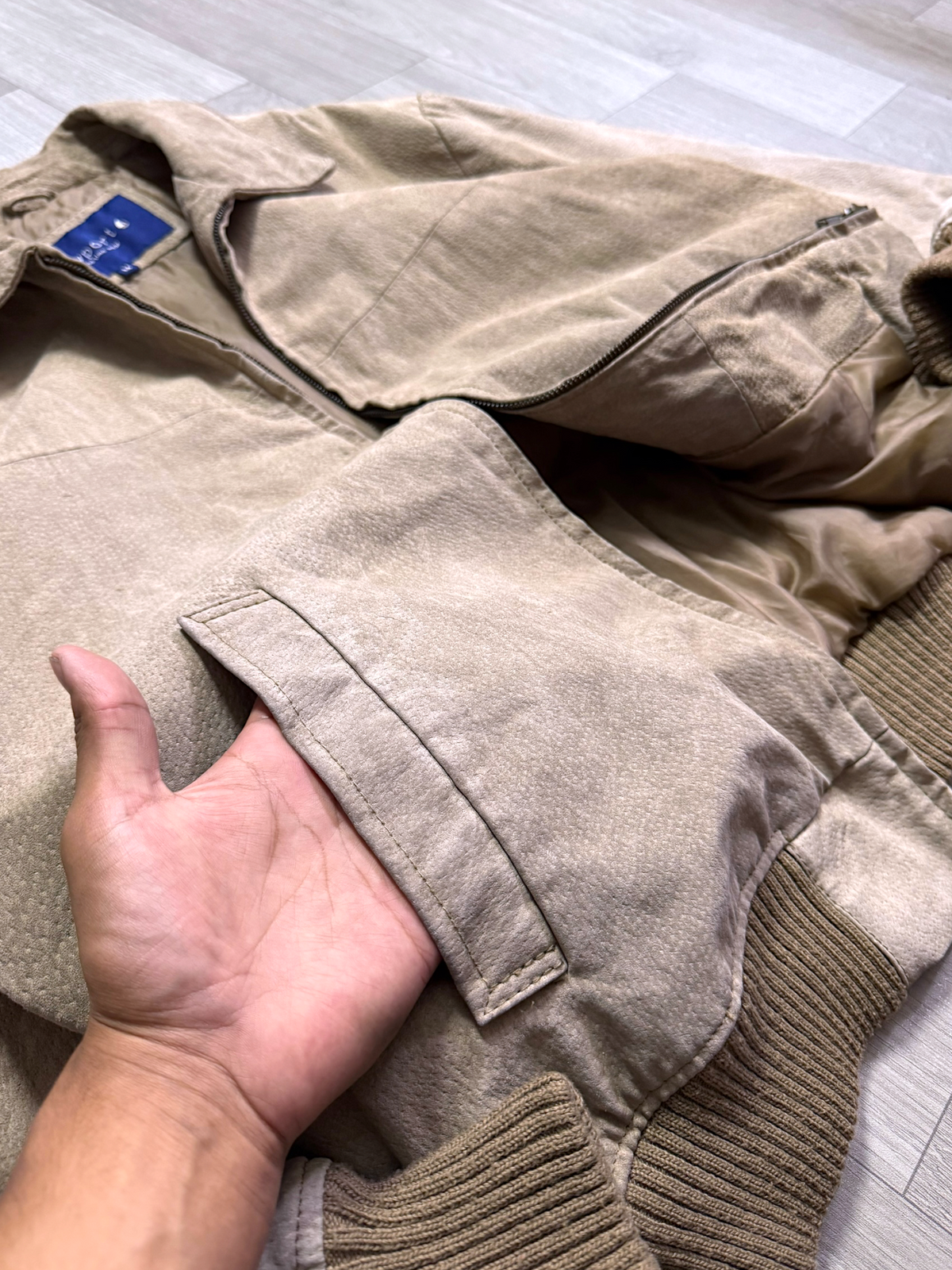 HARRINGTON LEATHER BEIGE JACKET (M/L)