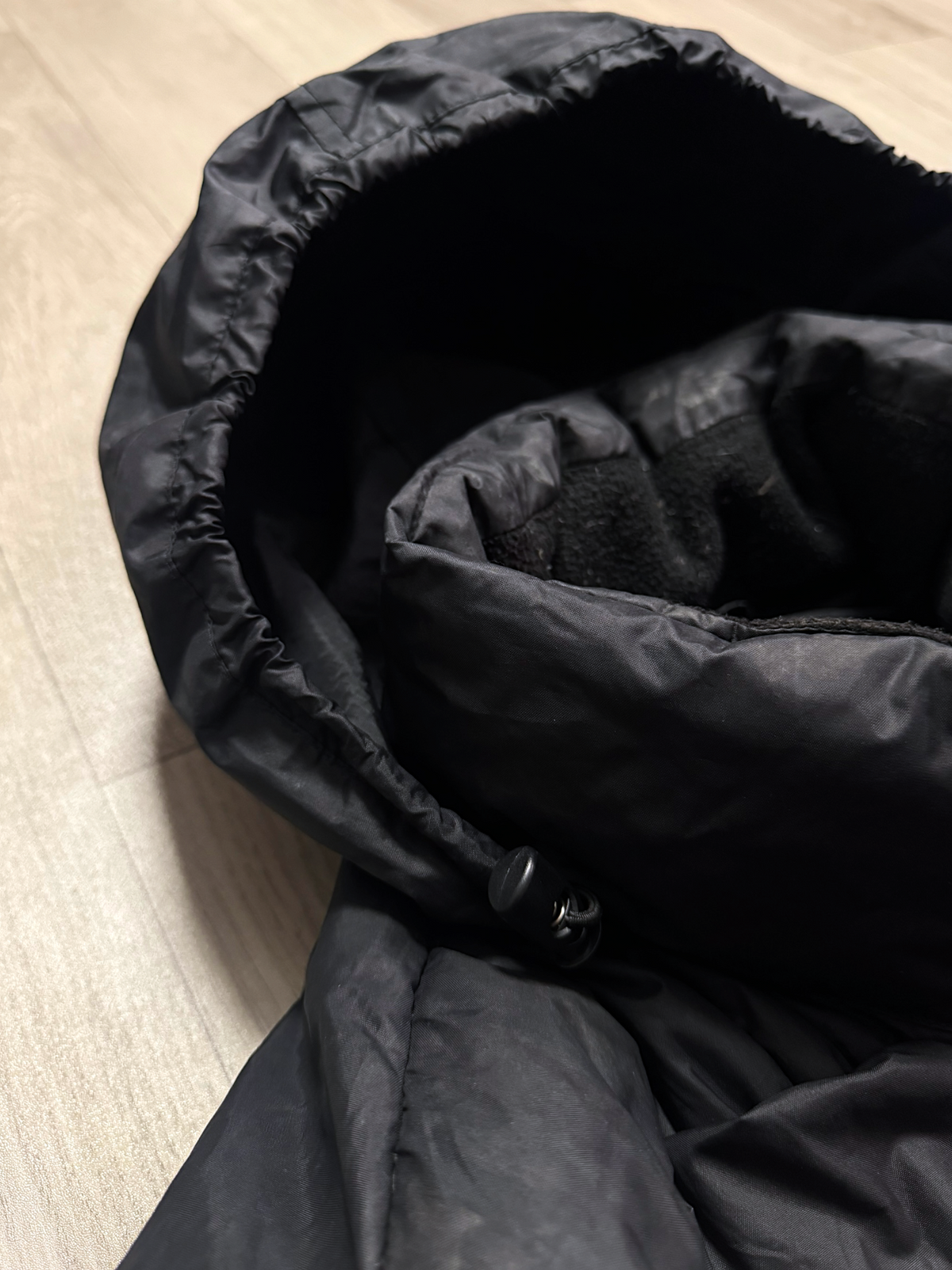 GAP BLACK PUFFER JACKET (L)