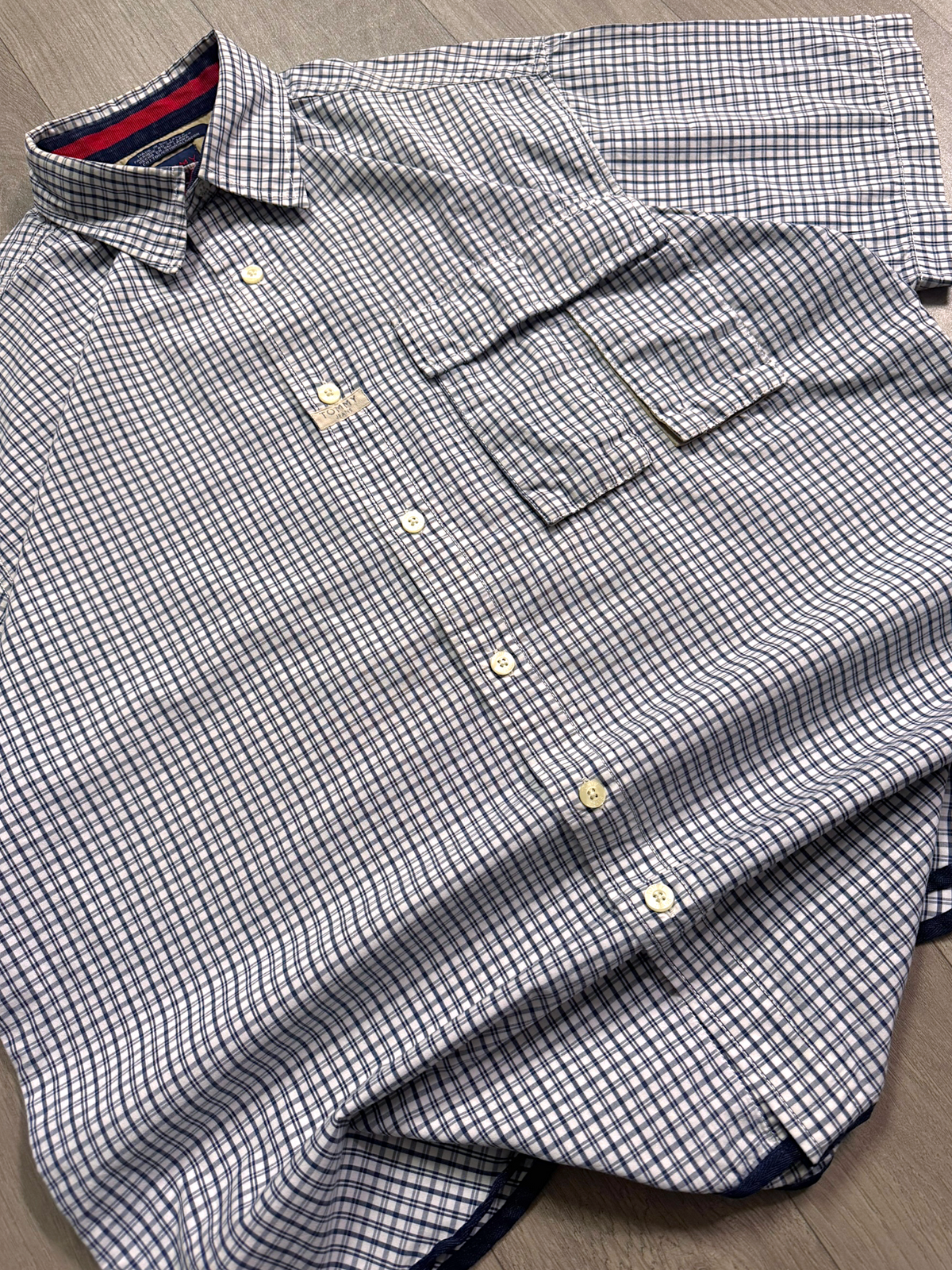 TOMMY HILFIGER VTG SHIRT (M/L)