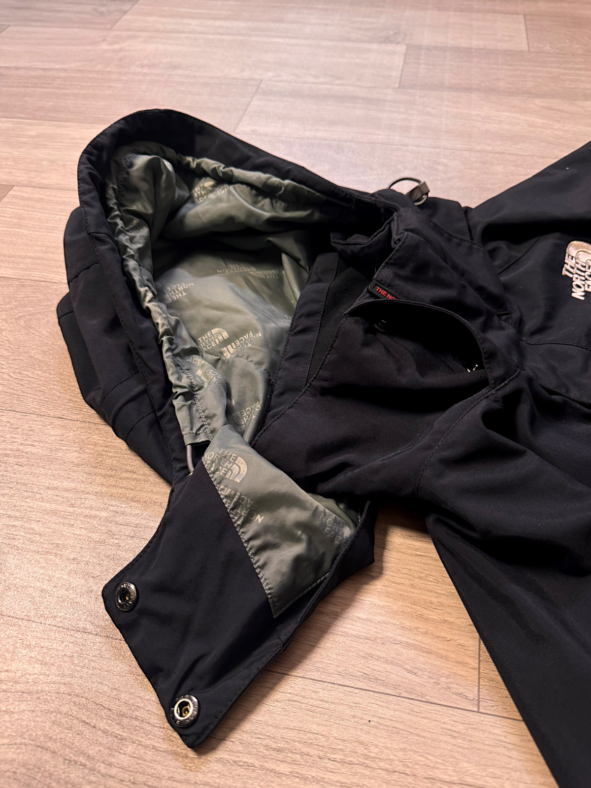 THE NORTH FACE MOUNTAIN DRIP BLACK JACKET
