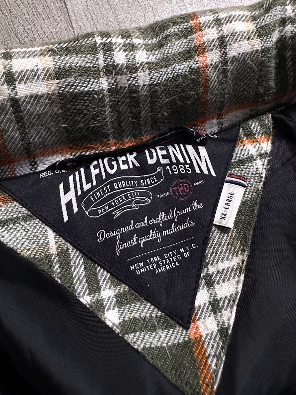 TOMMY HILFIGER LUXURY VTG BLACK PUFFER JACKET