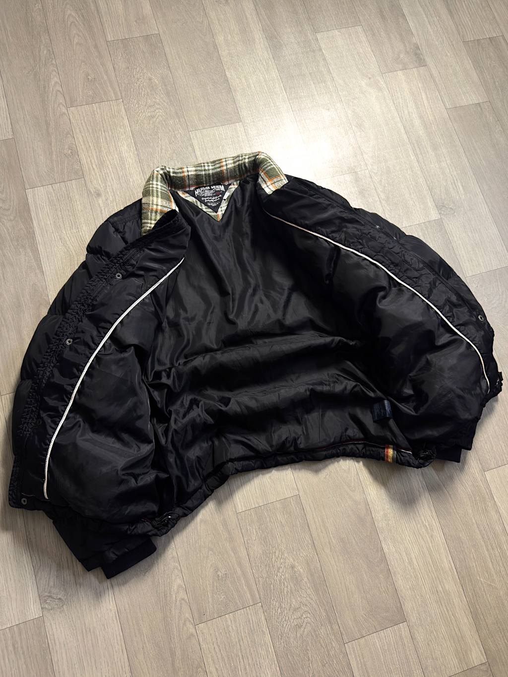 TOMMY HILFIGER LUXURY VTG BLACK PUFFER JACKET