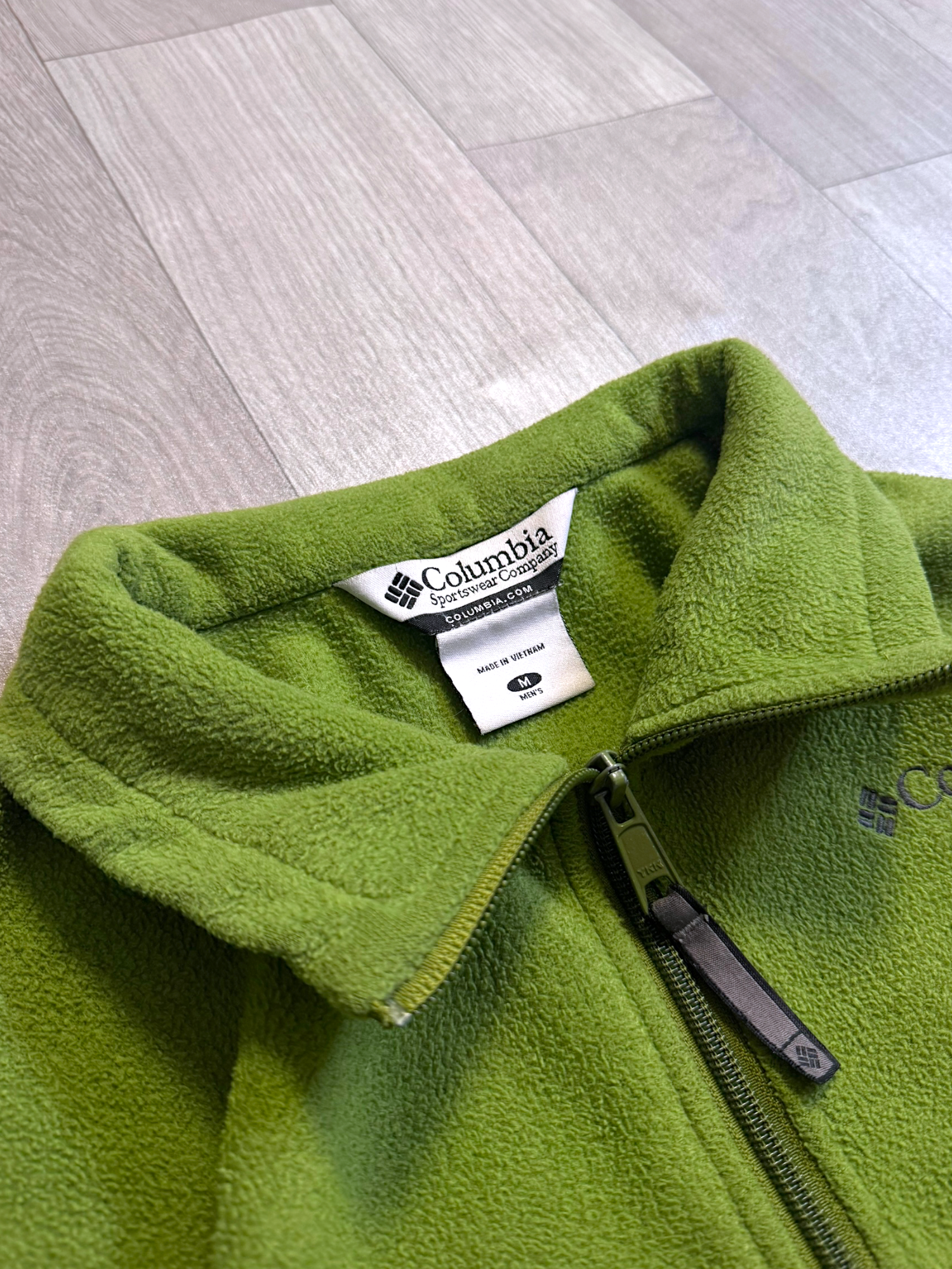 COLUMBIA GREEN FLEECE JACKET