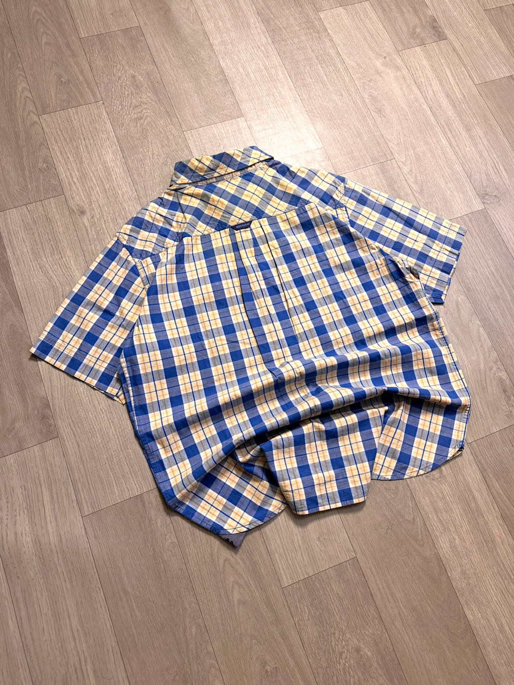 ROCA WEAR VTG SHIRT