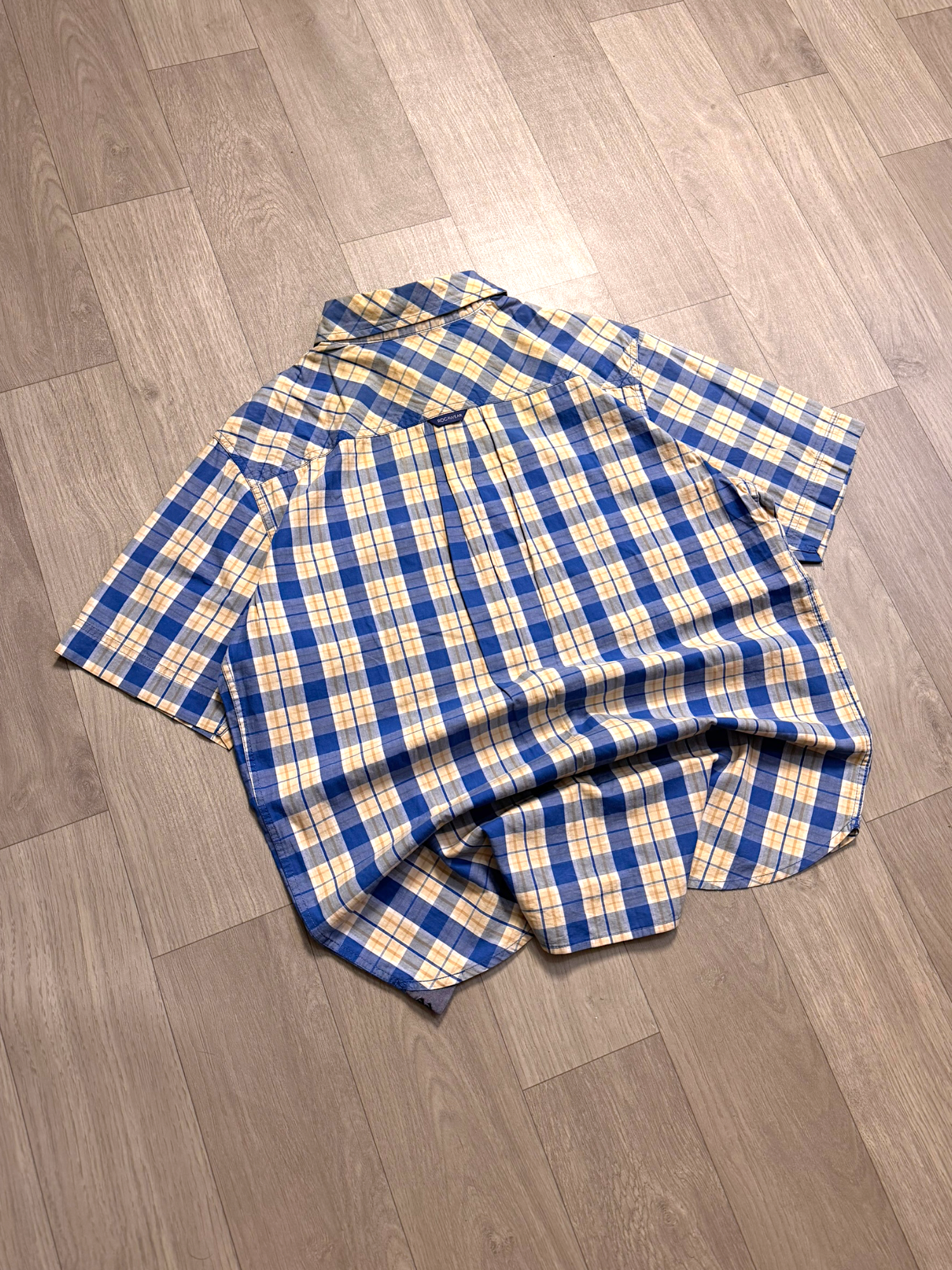 ROCA WEAR VTG SHIRT