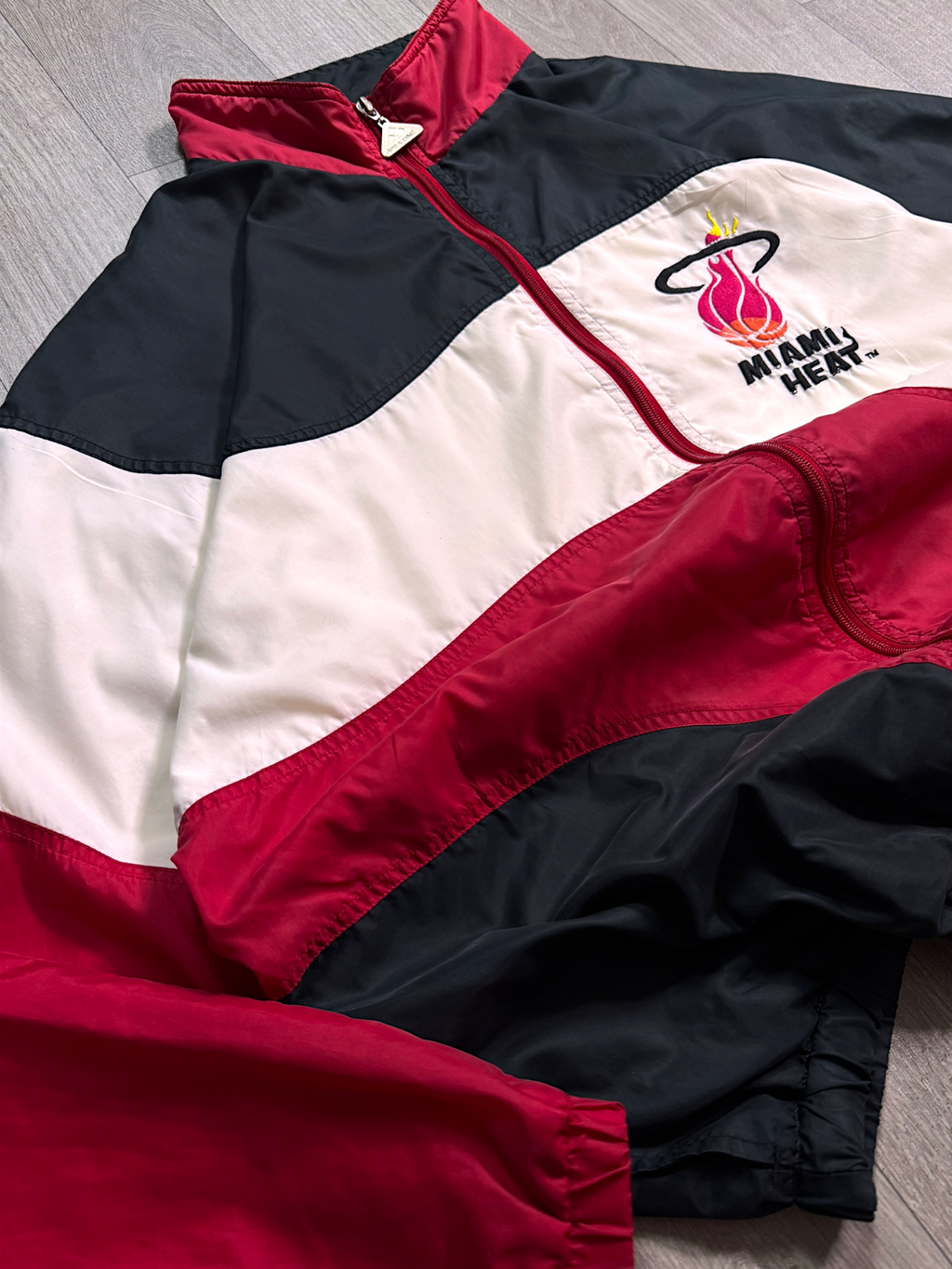 APEX ONE NBA TEAM MIAMI HEAT JACKET (M/L)