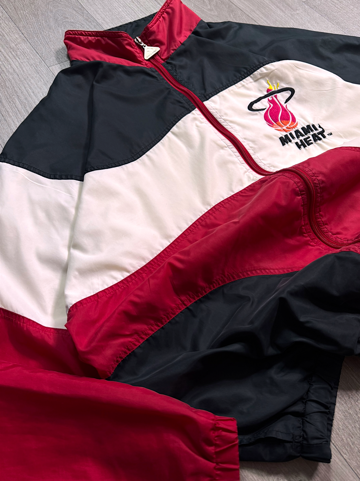APEX ONE NBA TEAM MIAMI HEAT JACKET (M/L)