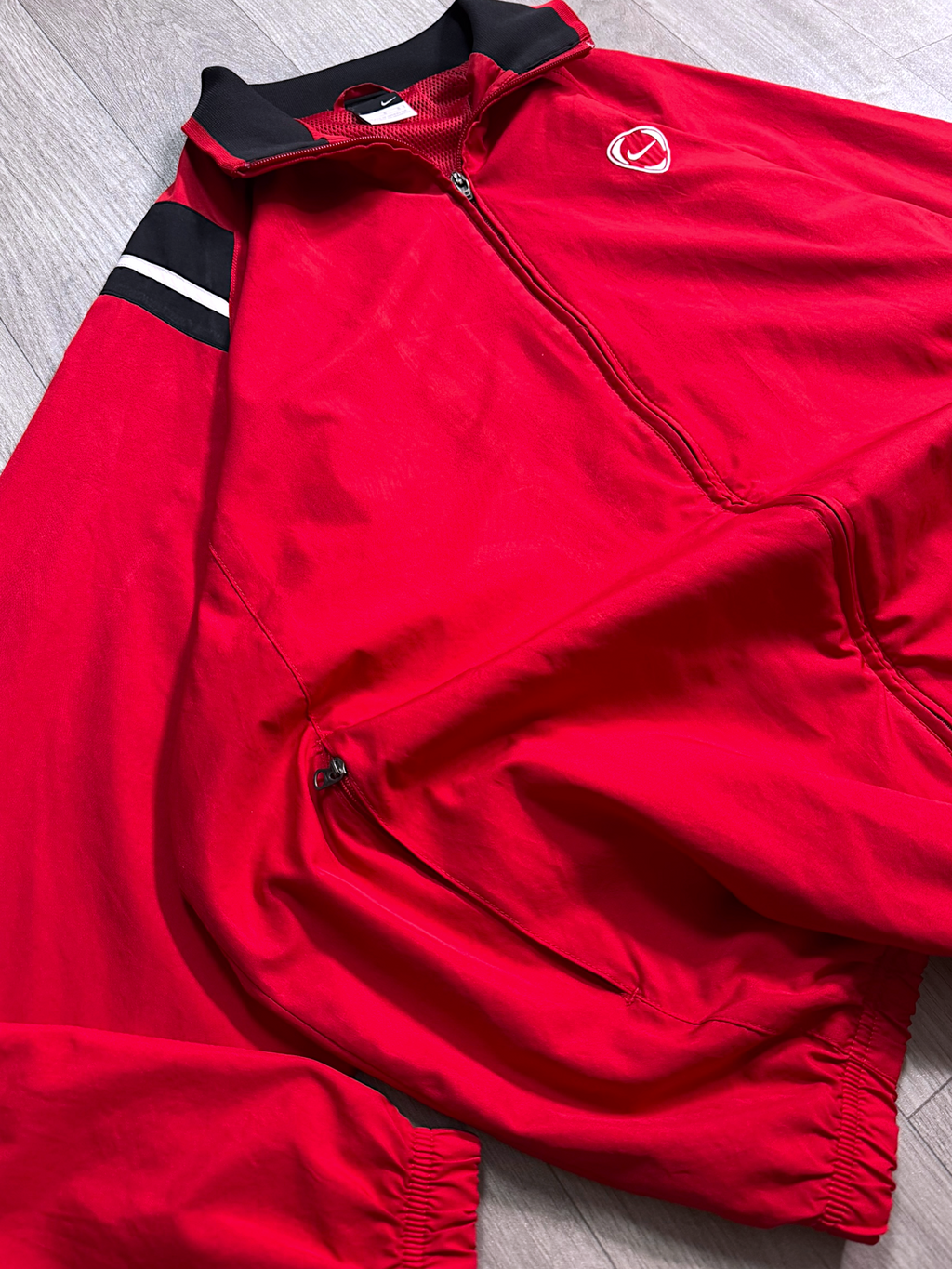 NIKE BIG LOGO RED TRACK JACKET (L)