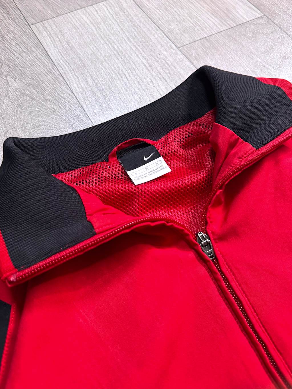 NIKE BIG LOGO RED TRACK JACKET (L)