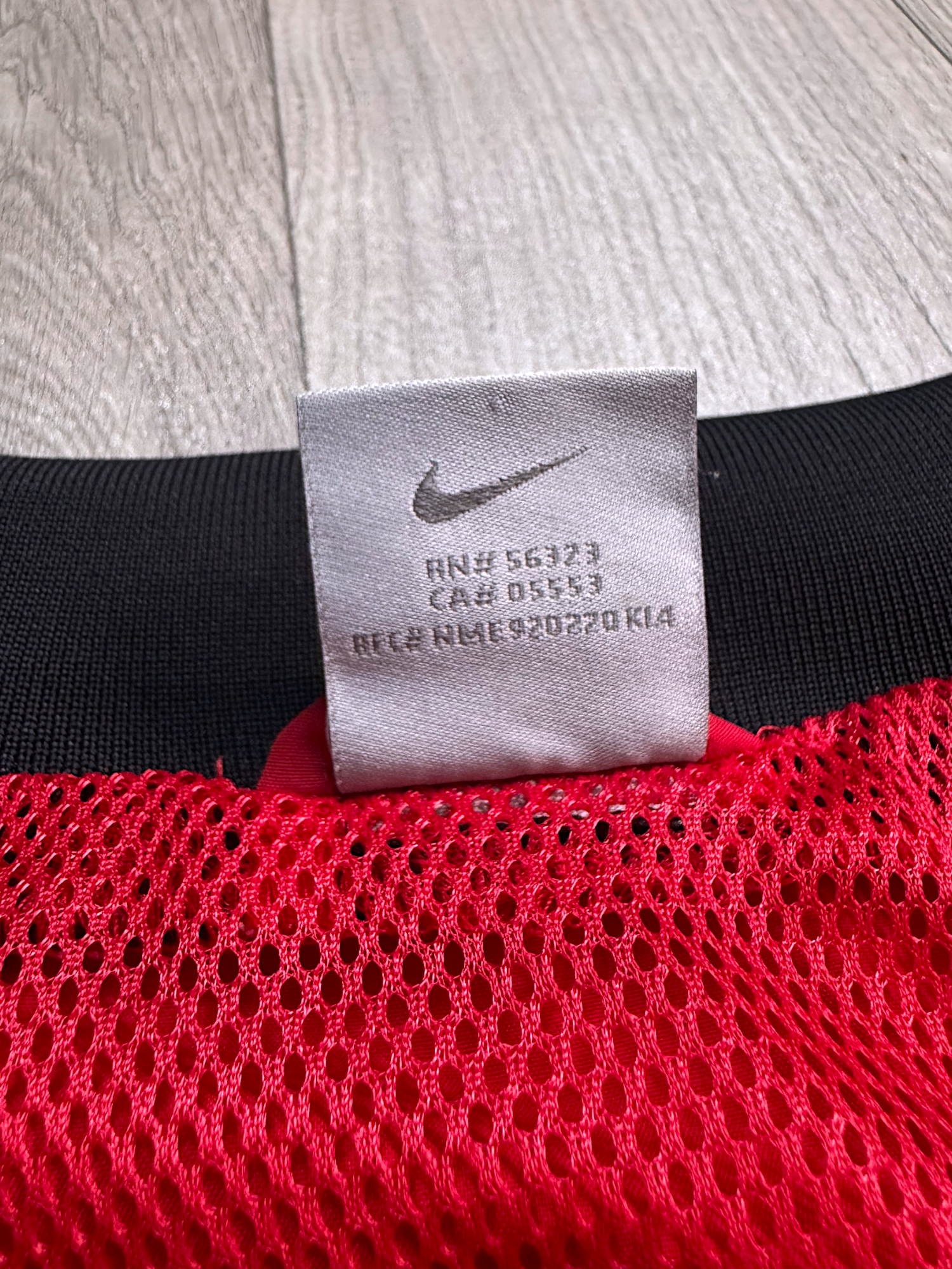 NIKE BIG LOGO RED TRACK JACKET (L)