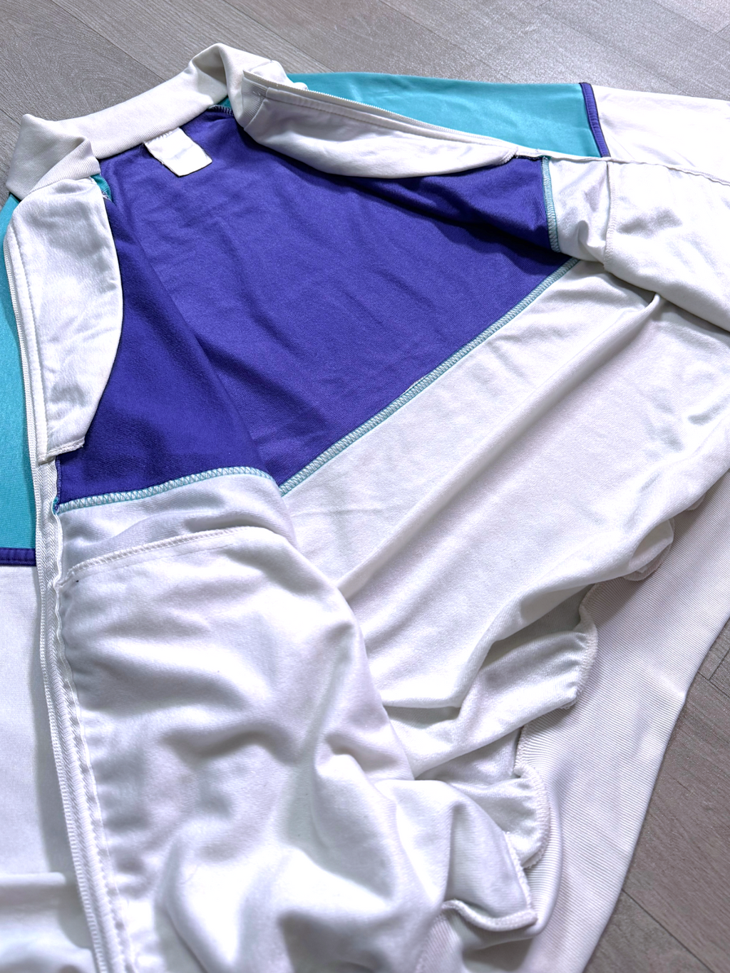 ADIDAS VTG LOGO TRACK JACKET (M/L)